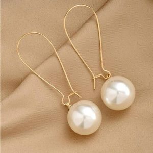 Gold Pearl Earrings